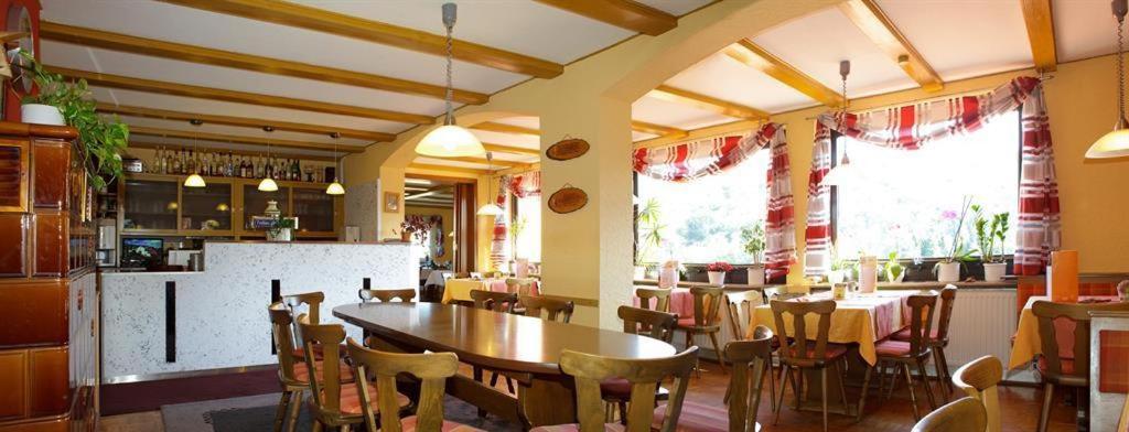 Gasthaus Trifelsblick Wernersberg Exterior photo